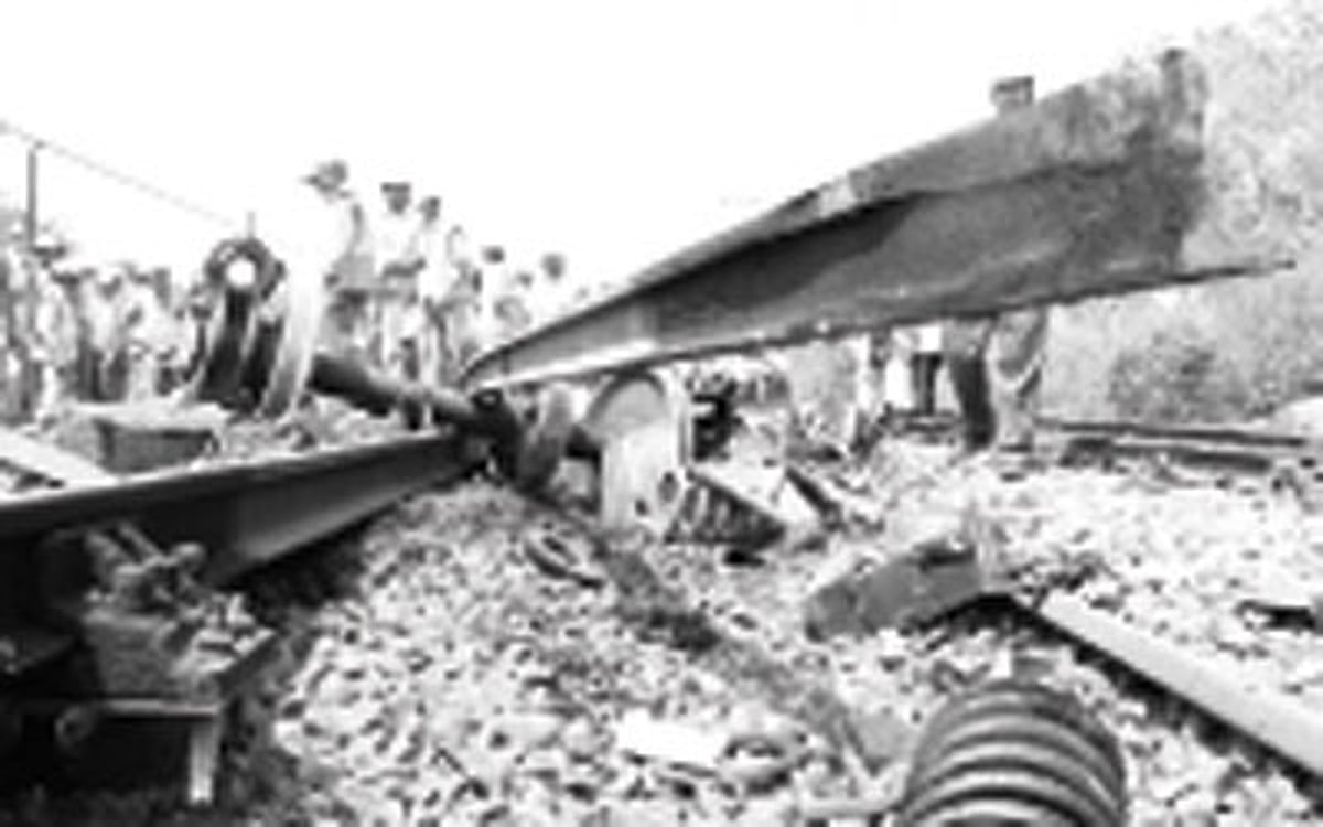 தண்டவாள பராமரிப்பு பணிகள் இல்லாததே ரயில் விபத்துக்கு காரணம்?