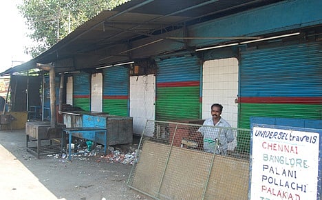 சிதம்பரத்தில் ஹோட்டல்கள் மூடல்: சுற்றுலாப் பயணிகள் உணவு கிடைக்காமல் அவதி