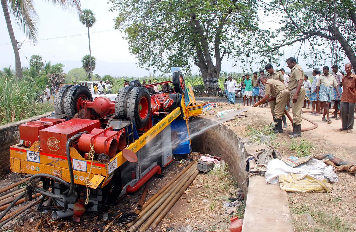 ரிக்லாரி கவிழ்ந்து ஒருவர் பலி: .5 பேர் படுகாயம்