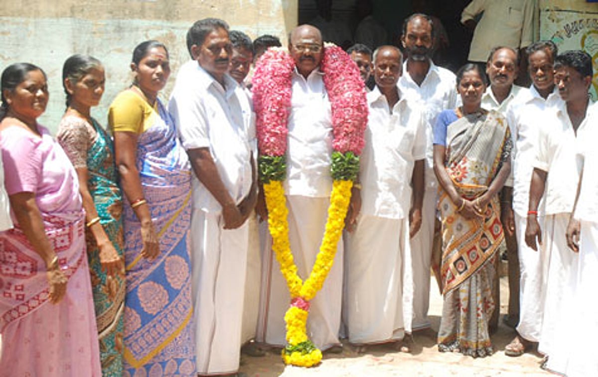 கே.ஆடூர் தொடக்க வேளாண் கூட்டுறவு வங்கி நிர்வாகிகள் பொறுப்பேற்பு