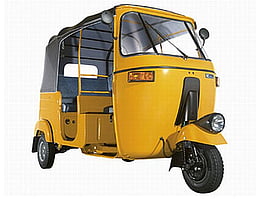 பஜாஜ் வாகன விற்பனை 14% உயா்வு