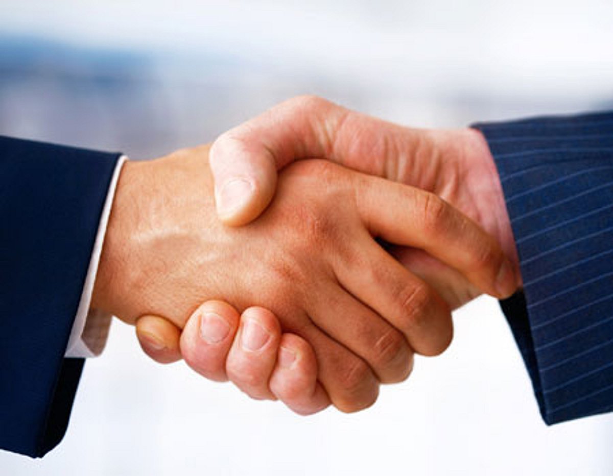 இணைந்த கைகள்: அன்புச் சகோதரர்களாக பின்னிப் பிணையும் ஆசியாவும் ஐரோப்பாவும்!