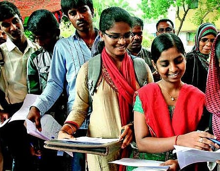 நெல்லையில் பொறியியில் விண்ணப்பம் விநியோகம்: ஒரே நாளில் 2,600 விற்பனை