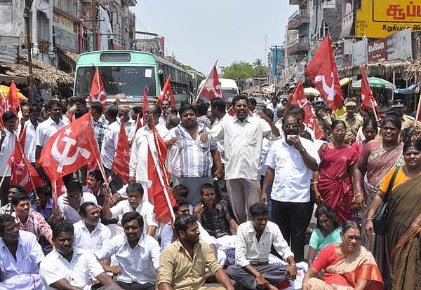 சிதம்பரத்தில் மறியலில் ஈடுபட்ட மார்க்சிஸ்ட் கட்சியினர் 65 பேர் கைது!