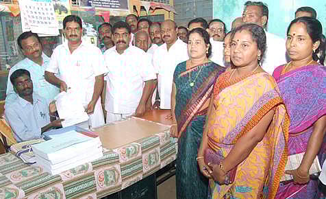 சிதம்பரம் வேளாண் உற்பத்தியாளர்கள் கூட்டுறவு விற்பனை சங்கத் தேர்தல்: 11 பேர் வேட்புமனு தாக்கல்