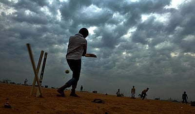 காற்றழுத்தத் தாழ்வு நிலை நீடிப்பு: தமிழகத்தில் கனமழைக்கு வாய்ப்பு