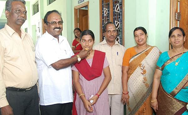 சிதம்பரம் மாணவி ஆர்.ஸ்ரீதுர்கா மாநில அளவில் முதலிடம்