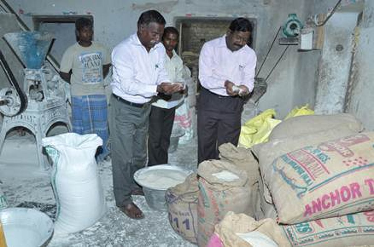 ரூ.30 ஆயிரம் மதிப்புள்ள ரேஷன் அரிசி பறிமுதல்