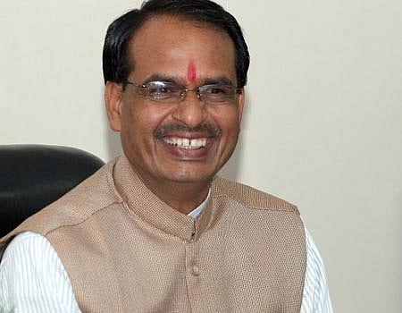 ம.பி. முதல்வர் சிவராஜ் சிங் சவுகான் அரசு அலுவலகங்களில் திடீர் ஆய்வு