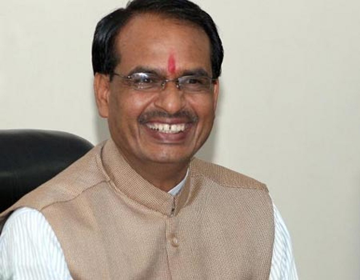 ம.பி. முதல்வர் சிவராஜ் சிங் சவுகான் அரசு அலுவலகங்களில் திடீர் ஆய்வு