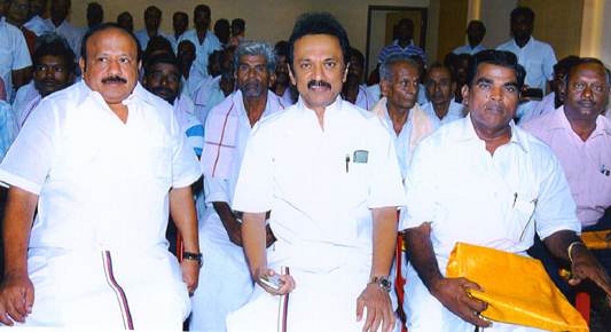 திமுகவில் இணைந்த காங்கிரஸ் கட்சி பொதுக்குழு உறுப்பினர் பேராசிரியர் டி.ராஜவன்னியன்!