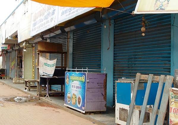 பாஜக ரமேஷ் கொலை: கண்டித்து ஸ்ரீபெரும்புதூர், சுங்குவார்சத்திரத்தில் கடைகள் அடைப்பு.