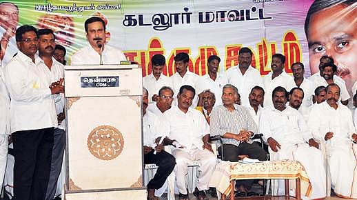 திராவிட கட்சிகள் இலவசங்களை கொடுத்து மக்களை ஏமாற்றி வருகின்றன: அன்புமணி ராமதாஸ்