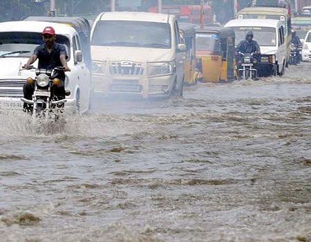 குறைந்த காற்றழுத்த தாழ்வு நிலை : தமிழகம், ஆந்திராவில் மழை
