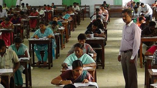 விருதுநதர் மாவட்டத்தில் முதல் தாள் ஆசிரியர் தகுதி தேர்வில் 9424 பேர் பங்கேற்றனர்