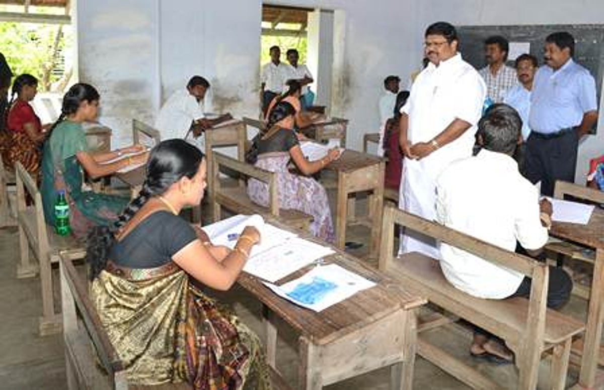 விருதுநகர் மாவட்டத்தில் இரண்டாம் தாள் பட்டதாரி ஆசிரியர்களுக்கான தகுதி தேர்வில் 11119 பேர் பங்கேற்றனர்