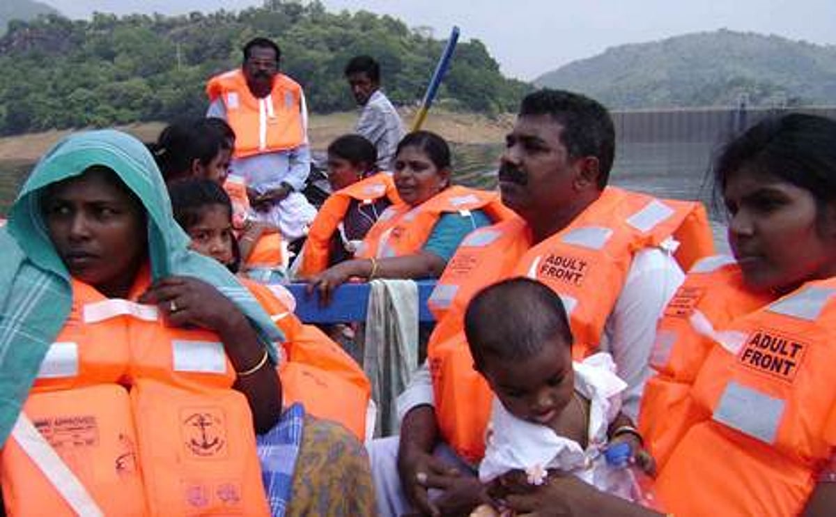 பாபநாசம் அணையில் படகு போக்குவரத்து தொடங்கியது: அருவியில் குளிக்க அனுமதியில்லை