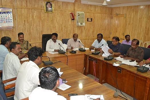 தமிழ்நாடு அரசு தேர்வாணையத்தின் குரூப்-4 தேர்வுக்காக அதிகாரிகளுடனான கலந்தாய்வுக் கூட்டம்