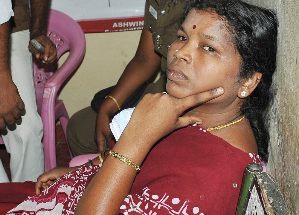 கடலூரில் ஒன்றரை லட்சம் லஞ்சம் வாங்கிய மாவட்ட வணிக வரித்துறை அதிகாரி கைது