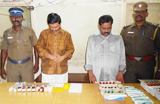 சிதம்பரத்தில் இரு போலி மருத்துவர்கள் கைது: டிஎஸ்பி ஆர்.ராஜாராம் அதிரடி நடவடிக்கை