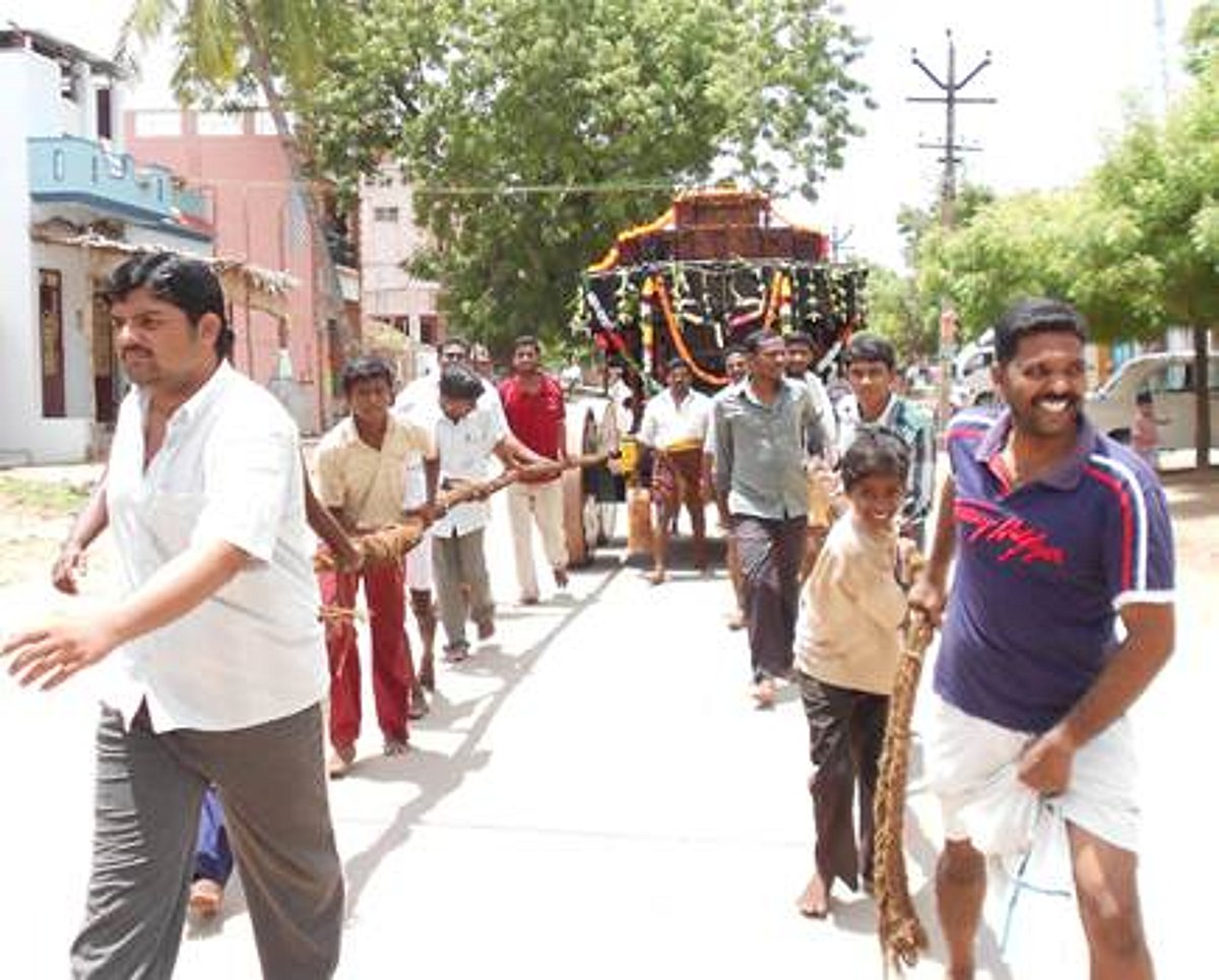 சிதம்பரம் கூத்தாடும் பிள்ளையார் கோயில் தேர் வெள்ளோட்டம்!