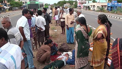 விருதுநகர் அருகே வாகன விபத்தில் பிளஸ்1 மாணவர் சாவு