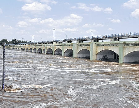 பாபநாசம் அணைக்கு நீர்வரத்து அதிகரிப்பு