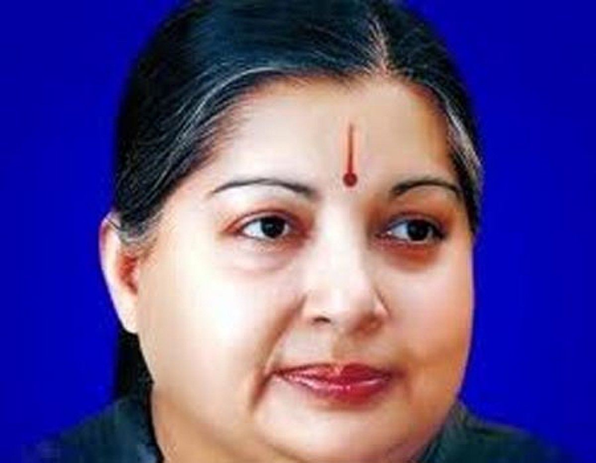 தந்தை பெரியார் பிறந்த நாள் : ஜெயலலிதா மலர் தூவி மரியாதை