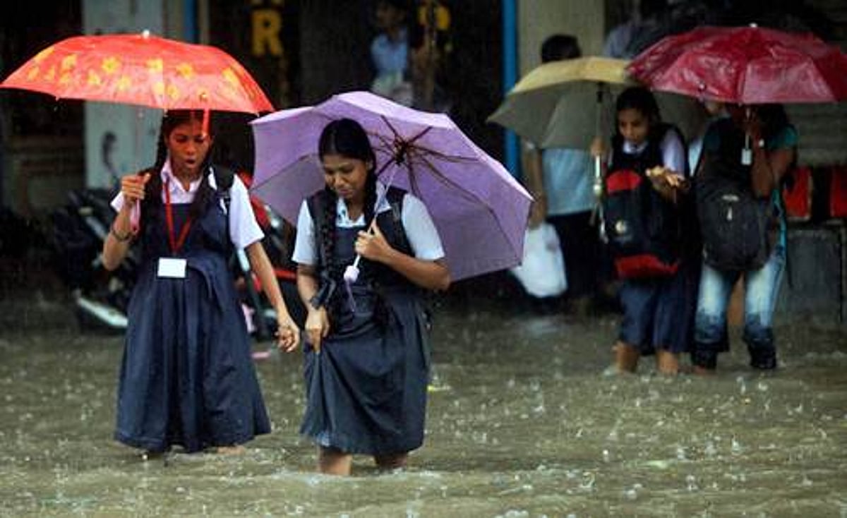 கனமழை காரணமாக பள்ளி, கல்லூரிகளுக்கு இன்று விடுமுறை