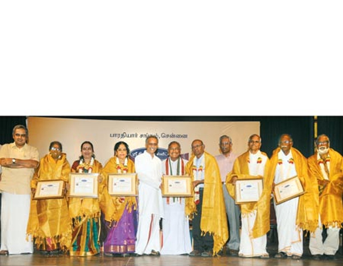 அறிவுதான் தெய்வம் என்பதை உணர வேண்டும்