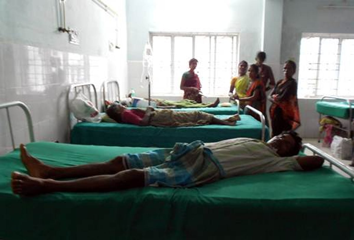 சிதம்பரம் அருகே வாந்தி, வயிற்றுப் போக்கு ஏற்பட்டு கிராமமக்கள் 20 பேர் மருத்துவமனையில் அனுமதி