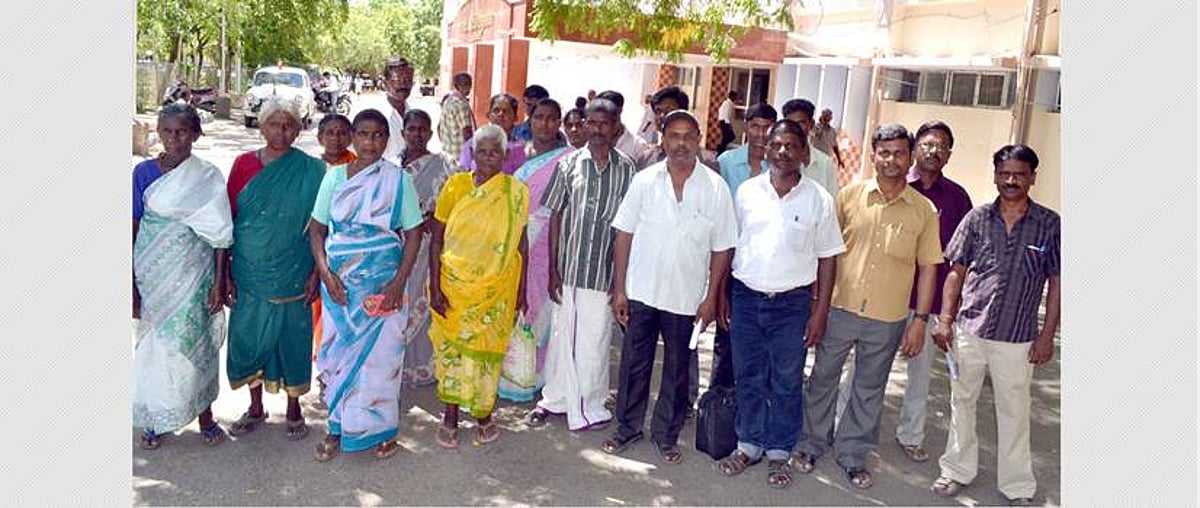 குடிதண்ணீர் வசதி செய்து தர வலியுறுத்தி கிராம மக்கள் ஆட்சியரிடம் மனு