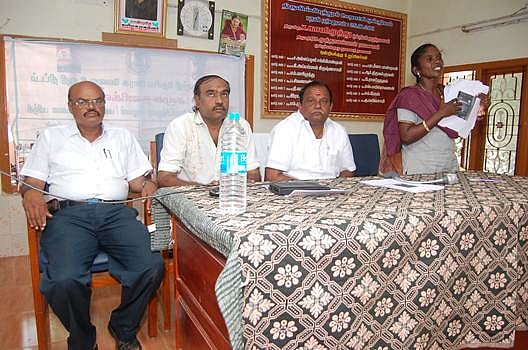 சூரிய சக்தி மின்சாதனங்களை பராமரிப்பது குறித்து பயிற்சி