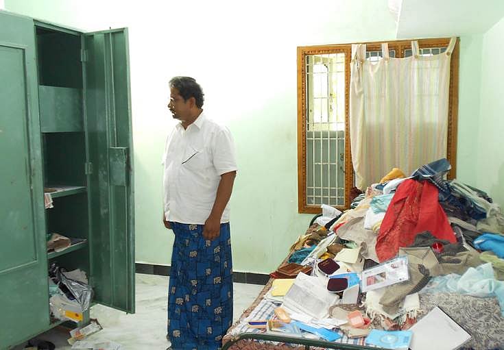 சிதம்பரத்தில் உதவிப் பேராசிரியர் வீட்டில் 8 பவுன் நகை, வெள்ளிப் பொருள்கள் திருட்டு