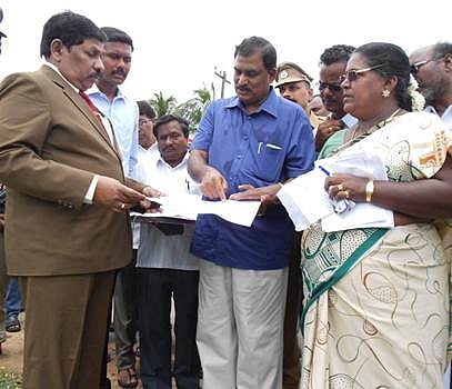 சிதம்பரத்தில் ஒருங்கிணைந்த நீதிமன்ற வளாகத்திற்கு இடம் தேர்வு: உயர்நீதிமன்ற நீதிபதி பார்வையிட்டார்