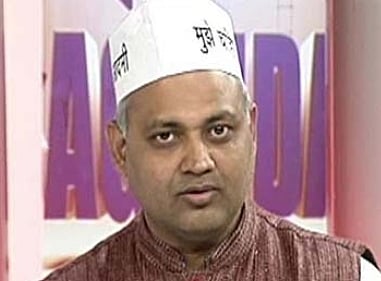 முறைகேடு சட்ட அமைச்சரை காப்பாற்றும் கெஜ்ரிவால்?