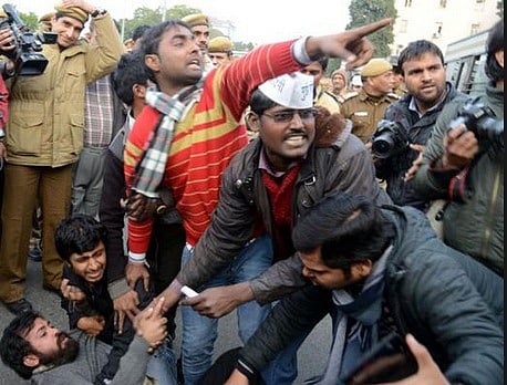 கேஜ்ரிவாலின் போராட்டம்: குடியரசுதின விழா நடத்துவதில் அரசுக்கு சிக்கல்