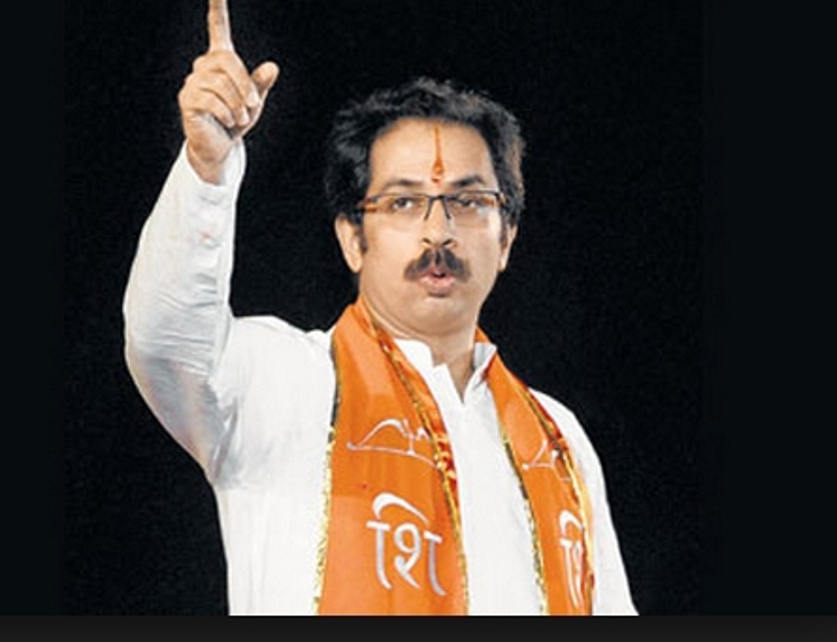 அரவிந்த் கேஜ்ரிவால் ஒரு ஐடம் கேள்: உத்தவ் தாக்ரே கடும் தாக்கு