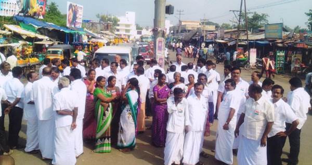 ஜி.கே.வாசன், ப.சிதம்பரம் கோஷ்டியினர் இடையே தள்ளு, முள்ளு