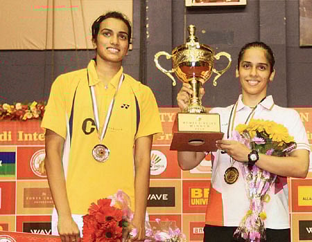 பேட்மிண்டன் தரவரிசை: சாய்னா 7வது இடத்திற்கு முன்னேற்றம். சிந்து 10வது இடம்