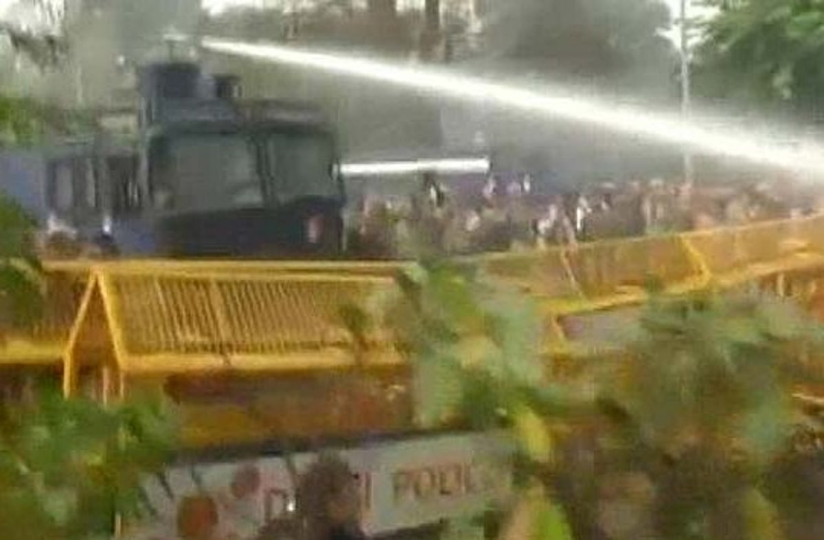 கலவரம் குறித்த ராகுல் கருத்துக்கு எதிராக காங். அலுவகம் முன்பு ஆர்பாட்டம்