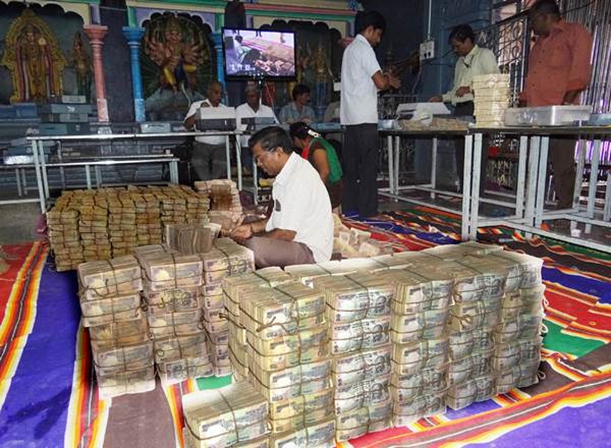 பழனி மலைக்கோயில் உண்டியல் காணிக்கை வரவு. 13 நாள் வசூல் ரூபாய் ஒன்றரை கோடியை நெருங்கியது