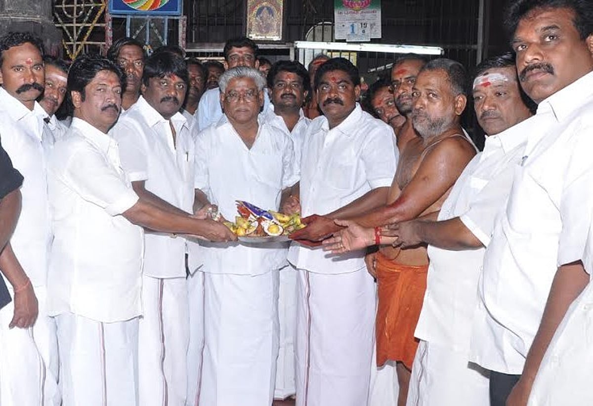 ஜெயலலிதா விடுதலையாக வேண்டி தில்லைக்காளியம்மனுக்கு சிறப்பு அபிஷேக ஆராதனை