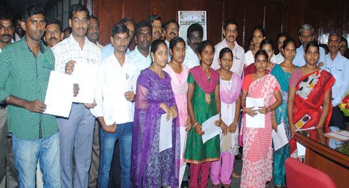 தமிழகத்தில் முதல்முறையாக தொலைதூரக்கல்வி இயக்ககத்தில் பயின்ற 16 பேருக்கு வேலை நியமன ஆணை!