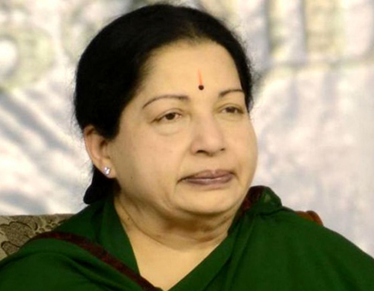 இந்த நாளில் அன்று(31.07.2003)கோயில் அன்னதானத் திட்டம்: 3 மாதச் சம்பளம் ரூ.30 ஆயிரத்தை வழங்கினார் ஜெயலலிதா