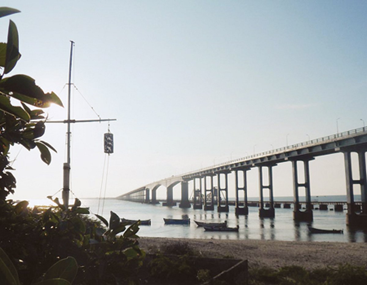 பாம்பன் மேம்பாலத்தில் இருந்து குதித்து கரூரைச் சேர்ந்த பெண் தற்கொலை