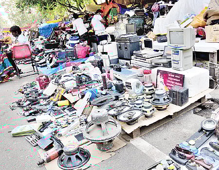 பேராபத்தை ஏற்படுத்தும் மின்னணு சாதனக் கழிவுகள்