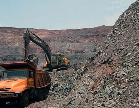 எஃகு இறக்குமதிக்கு வரி குறைப்பு ஏன்?: திமுக எம்.பி. கேள்விக்கு மத்திய அமைச்சர் பதில்