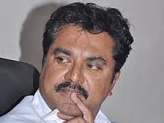 நடிகர் சரத்குமார் வீட்டில் வருமான வரித்துறையினர் திடீர் சோதனை