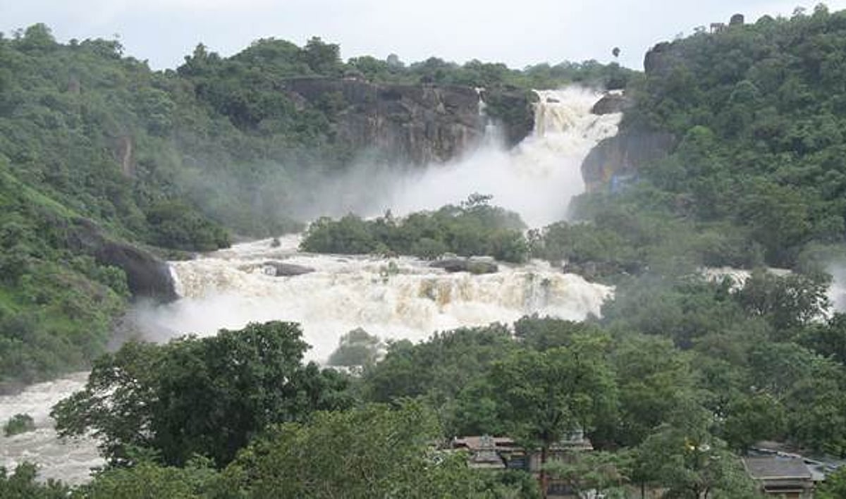 பாபநாசம், சேர்வலாறு அணைகளில் 8,000 கனஅடி உபரிநீர் திறப்பு: அருவிகளில் மீண்டும் வெள்ளம்